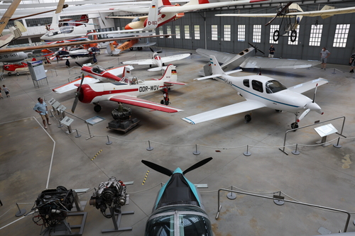 In Le Mans starten 32 Wagen zum ersten Grand-Prix-Rennen der Welt (1906)
