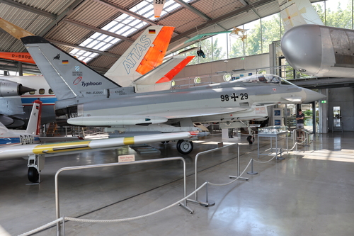 In Le Mans starten 32 Wagen zum ersten Grand-Prix-Rennen der Welt (1906)