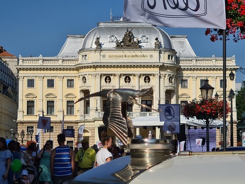 In Deutschland werden die fünfstelligen Postleitzahlen eingeführt (1993) In Deutschland werden die fünfstelligen Postleitzahlen eingeführt (1993)