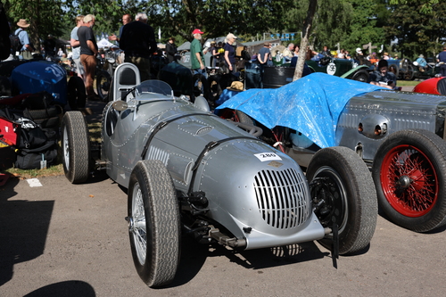 Andy Warhol wird geboren (1928)