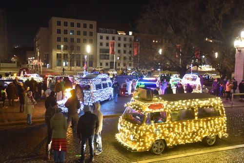 Twinkle Light Cruise: Bulli-Lichtermeer erleuchtet Hannover