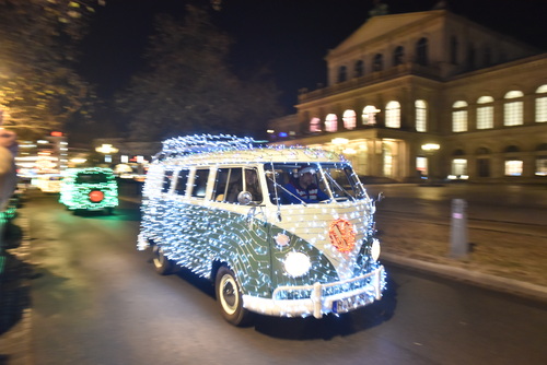 Twinkle Light Cruise: Bulli-Lichtermeer erleuchtet Hannover