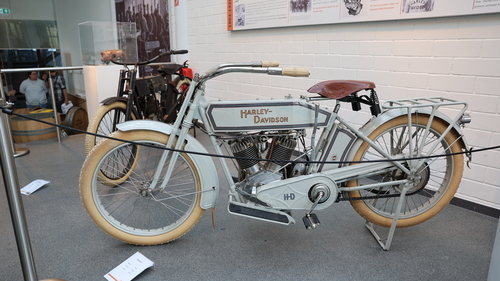 Bob Burman auf Blitzen Benz erreicht am Strand von Daytona (Florida) eine Geschwindigkeit von 228,1 km/h -Weltrekord! (1911)