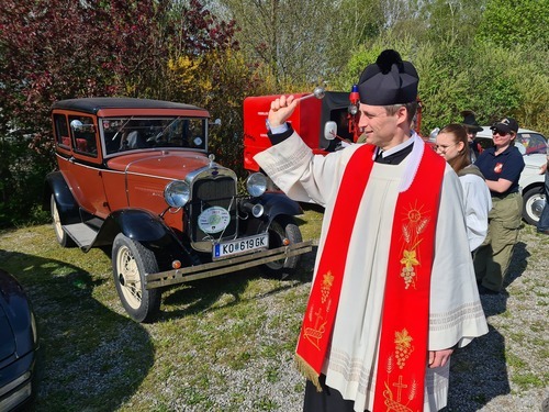Bob Burman auf Blitzen Benz erreicht am Strand von Daytona (Florida) eine Geschwindigkeit von 228,1 km/h -Weltrekord! (1911)