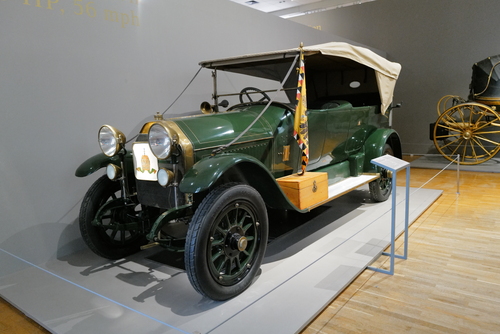 Der ungarische Pionier der Aerodynamik Theodore von Kármán wird in Budapest geboren (1881) Der ungarische Pionier der Aerodynamik Theodore von Kármán wird in Budapest geboren (1881)