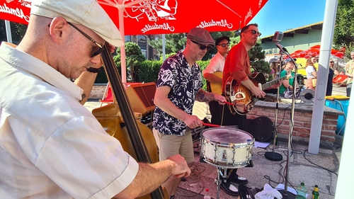 Die Raumsonde Viking 1 der NASA startet auf den Weg zum Mars (1975)