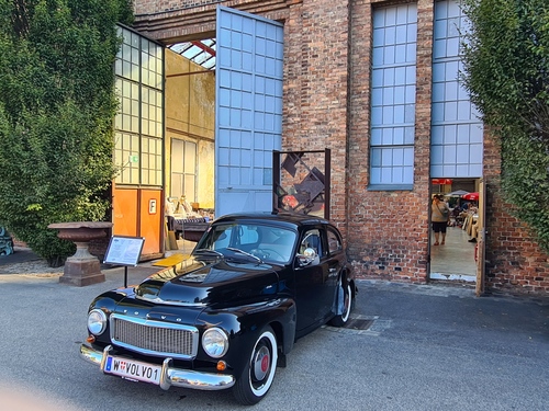 Die Raumsonde Viking 1 der NASA startet auf den Weg zum Mars (1975)