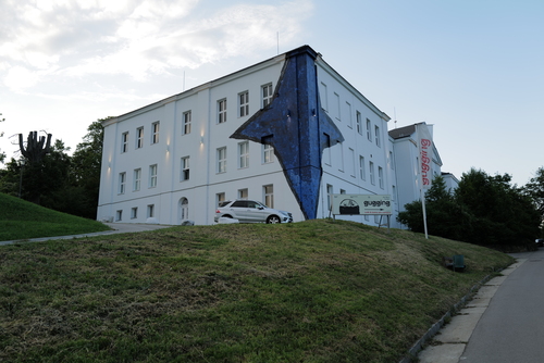 Der Flugplatz in Salzburg wird offiziell eröffnet (1926)