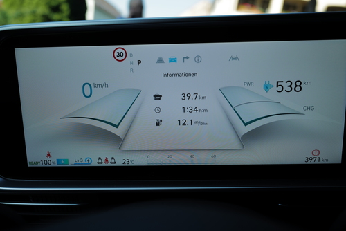 Die Rockband Queen beginnt im Rockfield Studio 1 Monmouth (Wales) die Aufnahmen für Bohemian Rhapsody (1975)