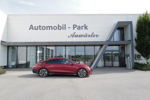 Die Rockband Queen beginnt im Rockfield Studio 1 Monmouth (Wales) die Aufnahmen für Bohemian Rhapsody (1975)