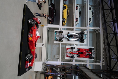 Die erste Ausgabe der Jugendzeitschrift BRAVO erscheint (1956)