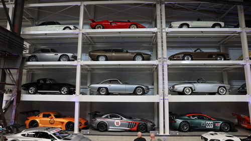 Die erste Ausgabe der Jugendzeitschrift BRAVO erscheint (1956)