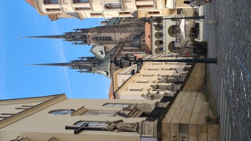 Die erste Ausgabe der Jugendzeitschrift BRAVO erscheint (1956)