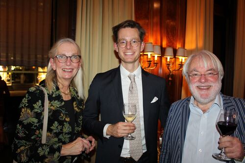 Der US-amerikanischer Sänger Frank Sinatra wird in Hoboken, New Jersey geboren (1915)