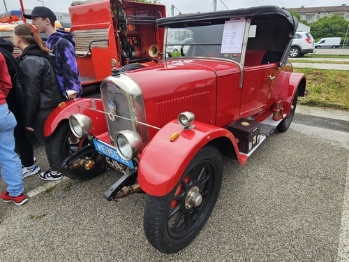 In Le Mans beginnt das erste 24-Stunden-Rennen (1923) In Le Mans beginnt das erste 24-Stunden-Rennen (1923)