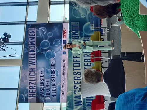 László József Bíró erhält ein US-Patent auf den von ihm entwickelten Kugelschreiber (1943)