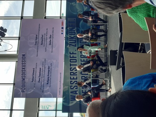 László József Bíró erhält ein US-Patent auf den von ihm entwickelten Kugelschreiber (1943)