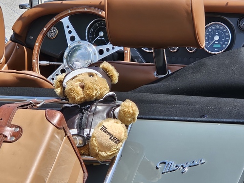 Der argentinischer Automobilrennfahrer Juan Manuel Fangio wird in Balcarce geboren (1911)