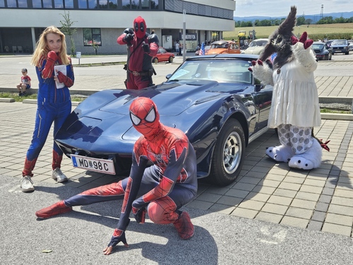 Der argentinischer Automobilrennfahrer Juan Manuel Fangio wird in Balcarce geboren (1911)