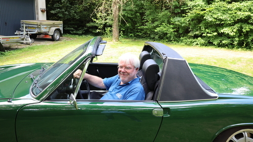 Der argentinischer Automobilrennfahrer Juan Manuel Fangio wird in Balcarce geboren (1911)