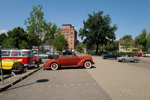 Daimler und Benz fusionieren zu Daimler-Benz (1926) Daimler und Benz fusionieren zu Daimler-Benz (1926)