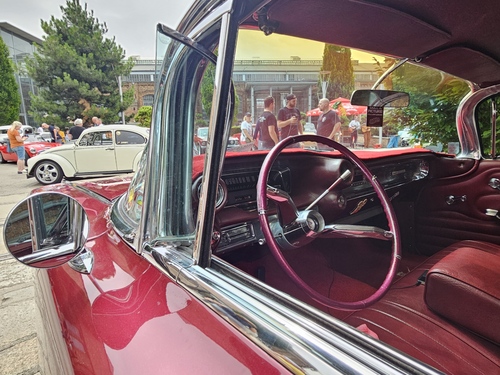 In London wird die Tower Bridge für den Verkehr freigegeben (1894)
