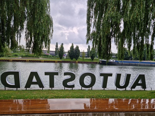 In Deutschland werden die fünfstelligen Postleitzahlen eingeführt (1993)