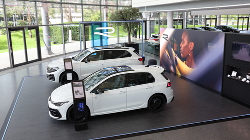 In Deutschland werden die fünfstelligen Postleitzahlen eingeführt (1993)