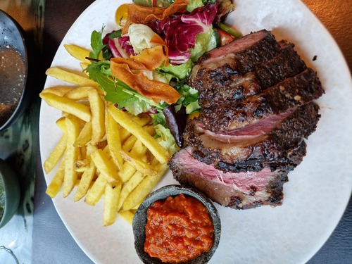 In Deutschland werden die fünfstelligen Postleitzahlen eingeführt (1993)