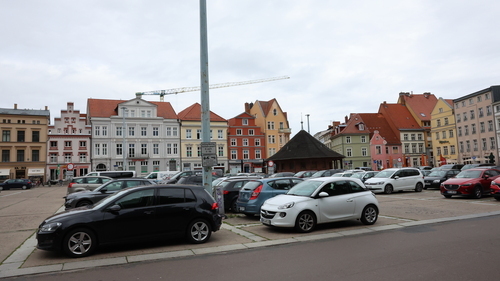 Der deutschsprachiger Schriftsteller Franz Kafka wird in Prag geboren (1883)