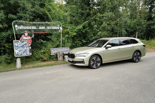 Der millionste VW Käfer läuft in Wolfsburg vom Band (1955) Der millionste VW Käfer läuft in Wolfsburg vom Band (1955)