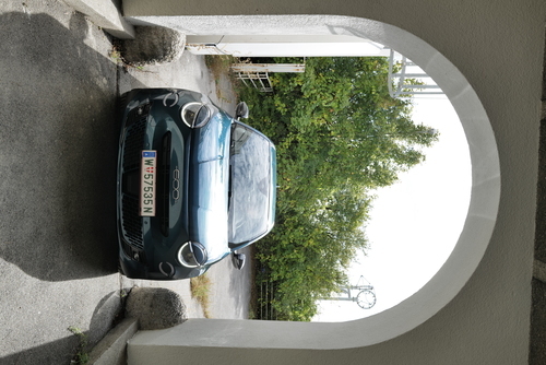 Der deutsche Rennfahrer Jochen Mass wird in Dorfen geboren (1946)