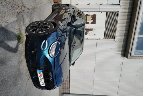 Der deutsche Rennfahrer Jochen Mass wird in Dorfen geboren (1946)