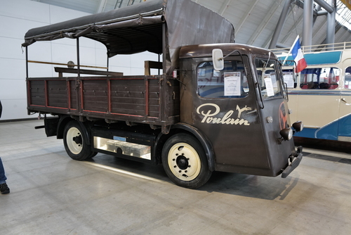 Die Rennfahrer-Zwillinge Mario und Aldo Andretti werden geboren (1940) Die Rennfahrer-Zwillinge Mario und Aldo Andretti werden geboren (1940)