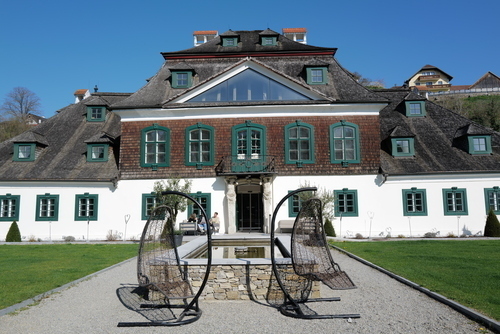 Der österreichische Konstrukteur Robert Eberan von Eberhorst wird in Wien geboren (1902) Der österreichische Konstrukteur Robert Eberan von Eberhorst wird in Wien geboren (1902)