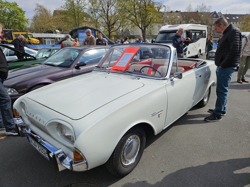Auf der Autobahn München - Salzburg wird Deutschlands erstes ferngesteuertes Verkehrssignalsystem eingesetzt (1966) Auf der Autobahn München - Salzburg wird Deutschlands erstes ferngesteuertes Verkehrssignalsystem eingesetzt (1966)