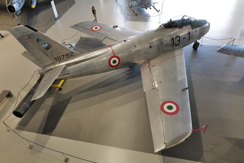 Die Messerschmitt Me 209 stellt einen neuen Geschwindigkeits-Weltrekord von 755,138 km/h auf, der bis 1969 Bestand hat (1939) Die Messerschmitt Me 209 stellt einen neuen Geschwindigkeits-Weltrekord von 755,138 km/h auf, der bis 1969 Bestand hat (1939)