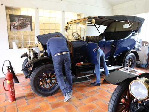 Der US-Amerikaner Robert Francis Prevost wird als Leo XIV. zum Papst gewählt