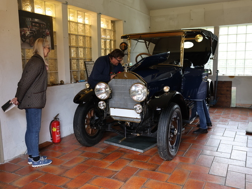 Der US-Amerikaner Robert Francis Prevost wird als Leo XIV. zum Papst gewählt