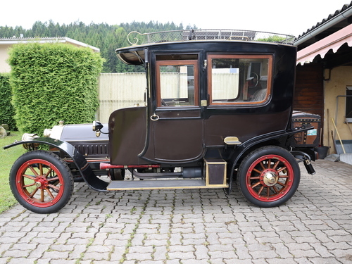 Der US-Amerikaner Robert Francis Prevost wird als Leo XIV. zum Papst gewählt