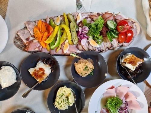 Der Österreichischer Staatsvertrag wird Wien im Schloss Belvedere unterzeichnet (1955)