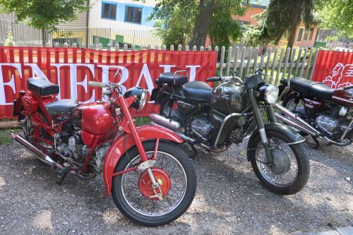 Der Schriftsteller und Flieger Antoine de Saint-Exupéry wird geboren (1900)