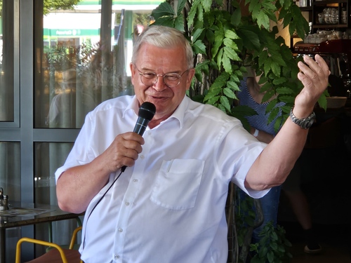 Der 11,6 km lange Mont-Blanc-Straßentunnel wird eröffnet (1965)