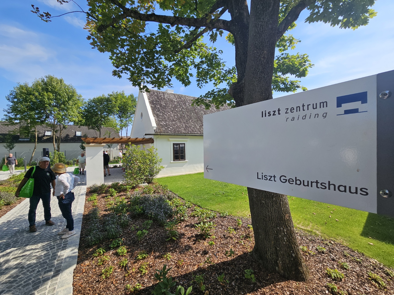 Erste bemannte Mondlandung mit Apollo 11 (Neil Armstrong und Buzz Aldrin (1969)