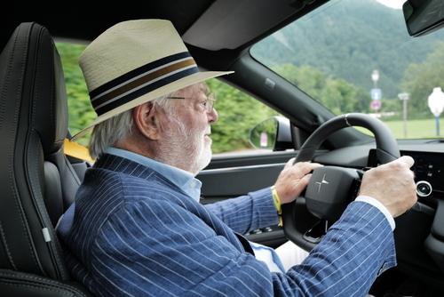 Louis Blériot überquert den Ärmelkanal als Erster in einem Flugzeug (1909)