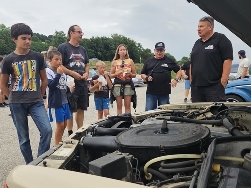 Louis Blériot überquert den Ärmelkanal als Erster in einem Flugzeug (1909)