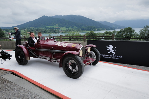 Louis Blériot überquert den Ärmelkanal als Erster in einem Flugzeug (1909)