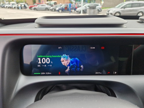 Der Schauspieler und ehemaliger Bodybuilder Arnold Schwarzenegger wird in Thal bei Graz geboren (1947)