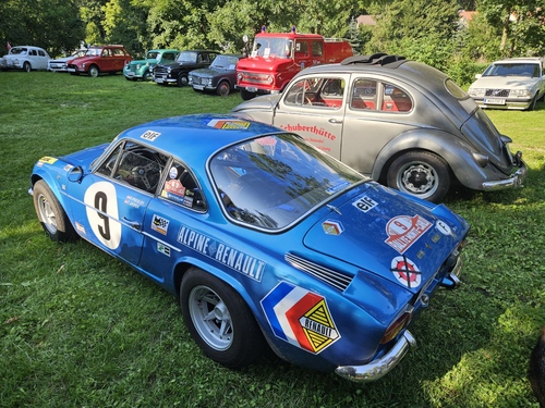 Nach zwei Monaten erreicht Alice Ramsey als erste Frau, die mit einem Auto die USA durchquert hat, ihren Zielort San Francisco (1909)