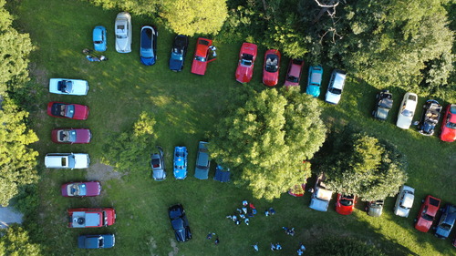 Nach zwei Monaten erreicht Alice Ramsey als erste Frau, die mit einem Auto die USA durchquert hat, ihren Zielort San Francisco (1909)